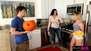 Family Secrets: Mom Unaware of Brother and Sisters Naughty Rendezvous Behind the Sofa