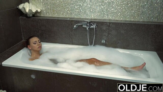 Daddys Little Girl: A Steamy Bathtime Taboo Encounter