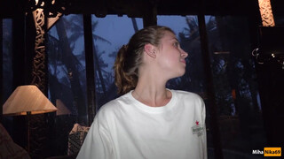 Sister quickly sucked her brother's cock while her parents are not at home